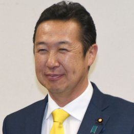 ネクタイは常時イエロー（Ｃ）日刊ゲンダイ