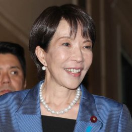 株価5万2000円超えにあふれる高揚感(C)日刊ゲンダイ