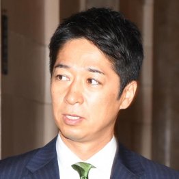 疑われる税金の私物化(C)日刊ゲンダイ