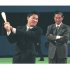 1998年ドラフトで中日を逆指名した福留孝介（右は星野仙一監督）／（Ｃ）共同通信社