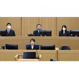 安倍元首相が銃撃された事件の初公判が開かれた奈良地裁の法廷（代表撮影）