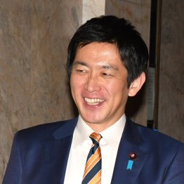 また「2万円給付」を引っ張り出してきた小林鷹之政調会長（Ｃ）日刊ゲンダイ
