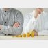 生活費に不満（写真:iStock）