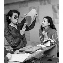 宇崎竜童、阿木燿子夫妻。後に夫婦で歌謡曲界を席巻（Ｃ）共同通信社