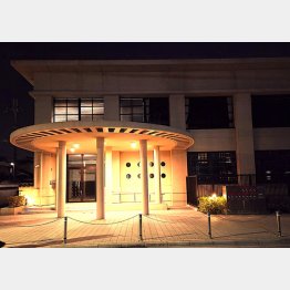 鴨沂高校、北側の入口。ノーブル！（提供）スージー鈴木