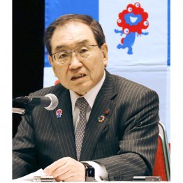黒字最大370億円と、会見する万博協会の十倉雅和会長＝24日（Ｃ）共同通信社