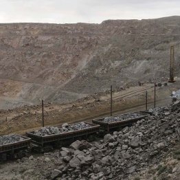 先の「レアアースショック」では、対日禁輸措置撤廃までに約5年を要した（中国のレアアース発掘場）／（Ｃ）共同通信社